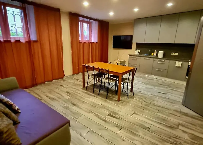 Spacious Apartment In The Quiet Center